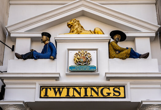 Entrance to Twinings flagship store at 216 Strand, London's oldest tea shop, founded 1706 by Thomas Twining. Neoclassical doorway with golden lions, built 1787; Royal Warrant holder since 1837, London