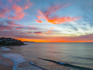 Obraz premium Colourful High Cloud Sunrise at the Seaside