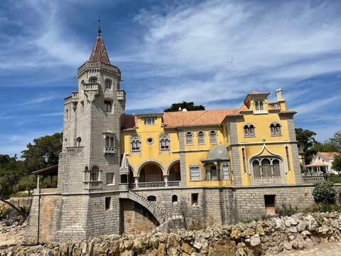 Pal&aacute;cio dos Condes de Castro Guimar&atilde;es, Cascais