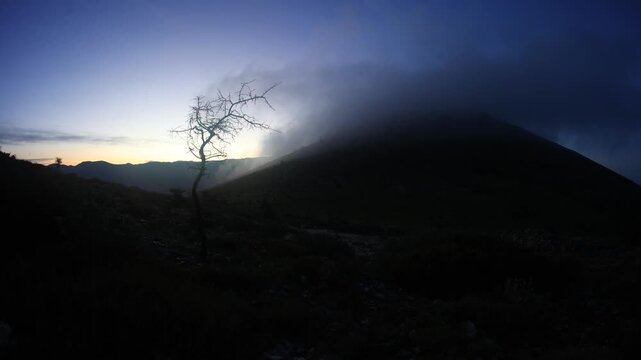 Sunrise windy morning near Orikum trail