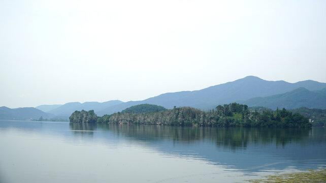 The peaceful view of the mountain and river mirror-like surface of Dumulmeori