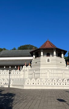 Sri Dalada Maligawa (temple of the tooth sri lanka)