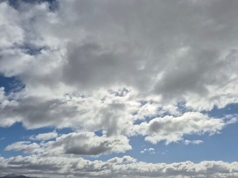 Cielo abierto en la subida a la pe&ntilde;a de Martos, Ja&eacute;n