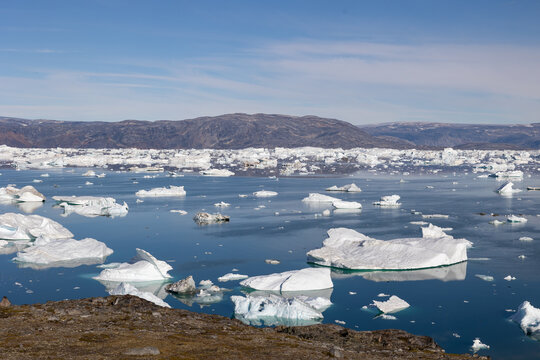 East greenland gathering ice 2