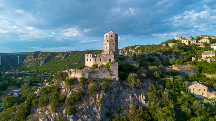 Naklejka premium Aerial View of Historic Pocitelj Citadel and Stone Tower in Bosnia and Herzegovina