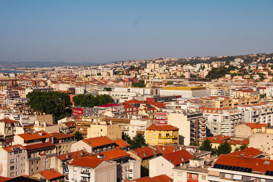 view from the observation deck of the fashionable city of Nice on the C&ocirc;te d'Azur