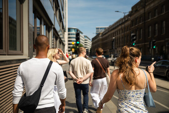 Young travelers discovering central London on foot