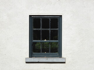 Obraz premium old window with shutters