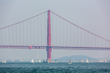 Fototapeta premium Golden Gate Bridge and San Francisco Bay