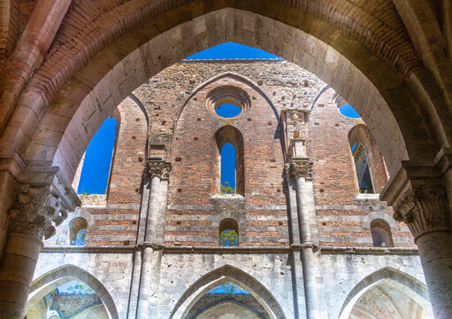 Kirchenruine der Zisterzienserabtei San Galgano, Abbazia San Galgano, Gotik, Chiusdino, Toskana, Italien