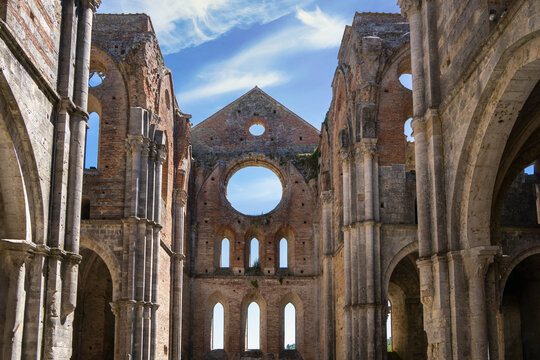 Kirchenruine der Zisterzienserabtei San Galgano, Abbazia San Galgano, Gotik, Chiusdino, Toskana, Italien
