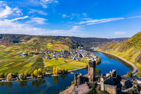 Germany, Rhineland-Palatinate, Poltersdorf, Moselle river, Metternich Castle