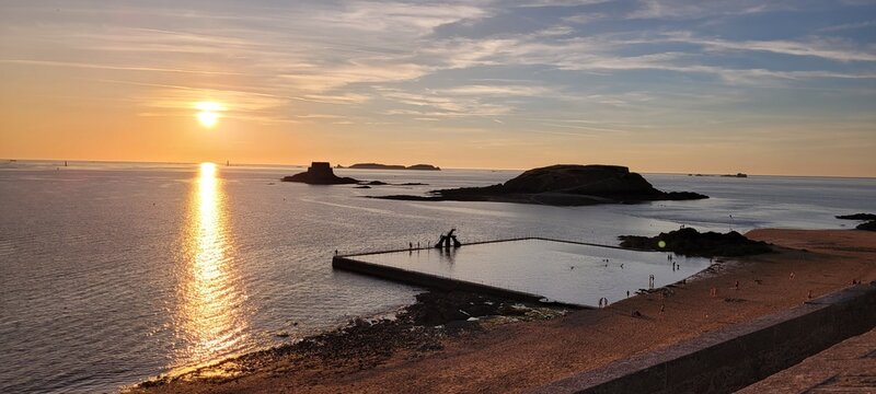 Saint Malo au cr&eacute;puscule