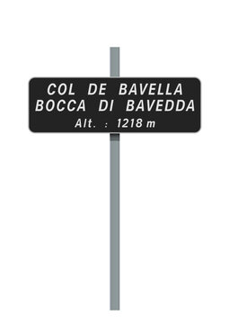 Panneau du sommet du Col de Bavella (Corse du Sud) avec la traduction en Corse et l'altitude