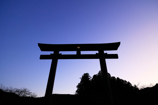 八咫烏 Images – Browse 466 Stock Photos, Vectors, and Video