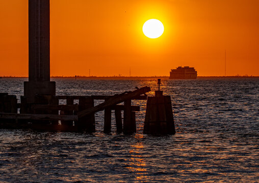sunset silhouettes on Peace River in Punta Gorda Florida