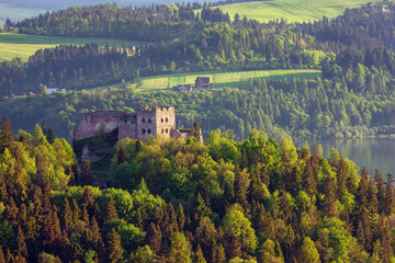 Pieniny. ruiny zamku w Czorsztynie. © Janusz Lipiński