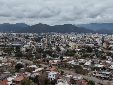 CIUDAD DE SALTA, ARGENTINA. 
VISTA PANOR&Aacute;MICA AL CERRO SAN BERNARDO