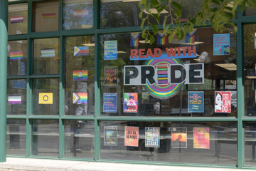 Obraz premium Read With Pride display inside windows at Toronto Public Library - College/Shaw Branch, 766 College St