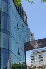 Obraz premium street sign and residential tower known as 321 Davenport, a condominium complex, 321 Davenport Rd, Toronto