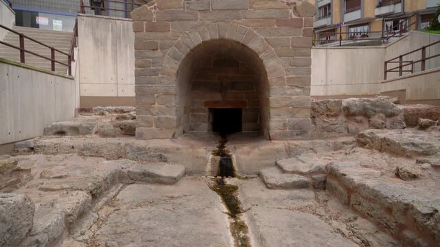 La Foncalada, &Uacute;nico ejemplo de construcci&oacute;n de car&aacute;cter civil del Prerrom&aacute;nico en un entorno urbano. Oviedo, Asturias, Espa&ntilde;a. Julio de 2026.