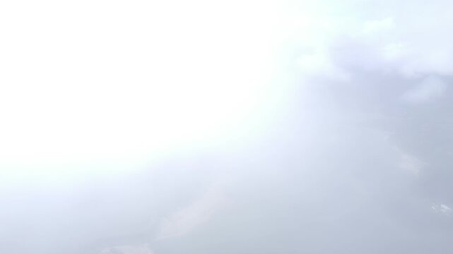 mpresionantes vistas a&eacute;reas de Lobios, Galicia, capturadas con dron. Paisajes naturales de gran belleza con monta&ntilde;as, bosques frondosos y extensos valles verdes en un entorno rural tranquilo y salvaje