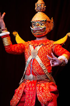 Cambodian Lakhon Khol masked theater dancer portraying the giant demon Yeak.
