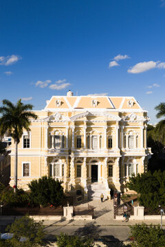 Grand Classical Mansion with Ornate Facade Basking in Blue Sky, Paseo Montejo, M&eacute;rida, Yucat&aacute;n