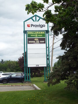 tall commercial sign, pylon sign, business directory, 375 Chem. d'Aylmer, Provigo Le March&eacute;, Dollarama, sushi &agrave; volont&eacute;, retail, shopping plaza, Aylmer, Quebec, Canada, commercial, exterior, branding,
