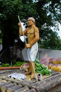 Girardot - Cundinamarca, Colombia - July 5, 2026: Monument to the traditional punter of the Magdalena River at the Los Guamos Port in the city of Girardot, Cundinamarca.