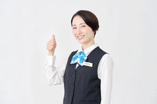 女性スタッフ　受付嬢・銀行員　グッドサイン　白背景