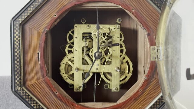 振り子時計（7時,19時）