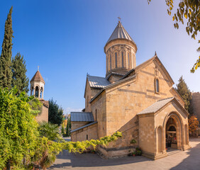 Obraz premium Sioni Cathedral building displaying ancient Georgian architecture on a sunny day in the historic Old Town of Tbilisi, Georgia