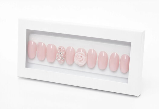 Luxury press-on false nails with floral and glitter 3D decorations in box press on press-on manicure cosmetic