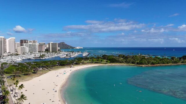 Ala Moana Beach Park and Diamond Head, Honolulu, Hawaii