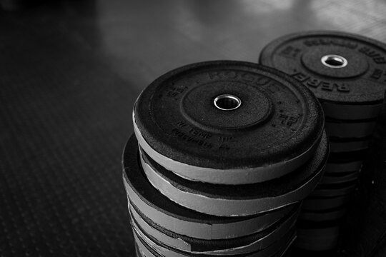 Cross fit Hyrax training exercises weight plates 