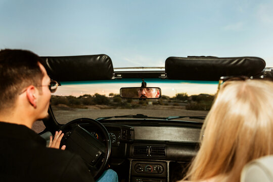 couple in convertible