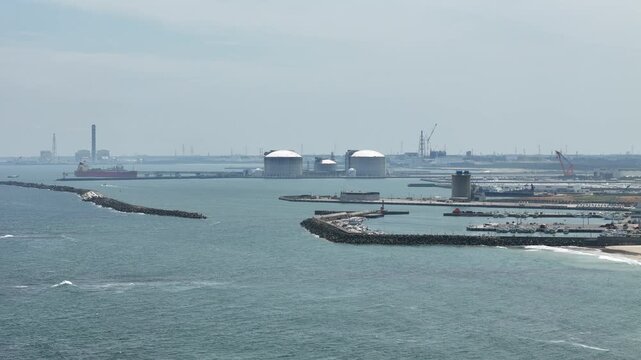 茨城県日立市 久慈浜海岸と日立港のドローン空撮