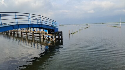 Fototapeta premium blue bridge lake natural landscape
