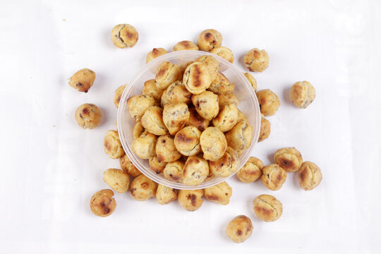  a bowl of nastar on white table