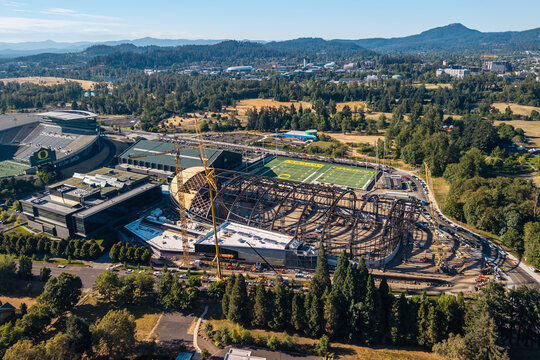 The University of Oregon is constructing the "2.MO" indoor practice facility adjacent to Autzen Stadium
