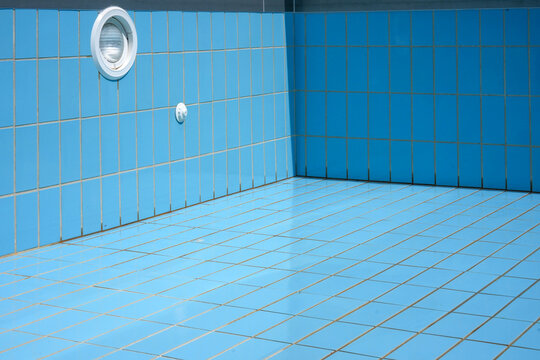 empty pool during summer with no water at all
