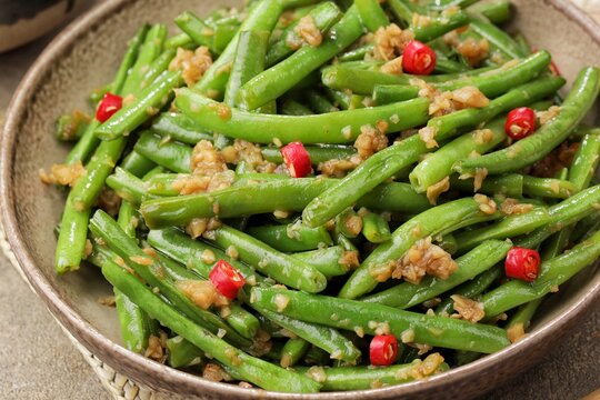 Tumis Buncis Bawang Putih. Sauteed Baby green Beans with Garlic