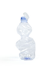 Bottiglia di plastica schiacciata © spinetta
