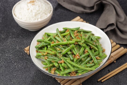 Tumis Buncis Bawang Putih. Sauteed Baby green Beans with Garlic
