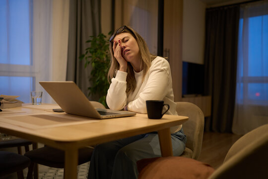 Home office evening and task overload