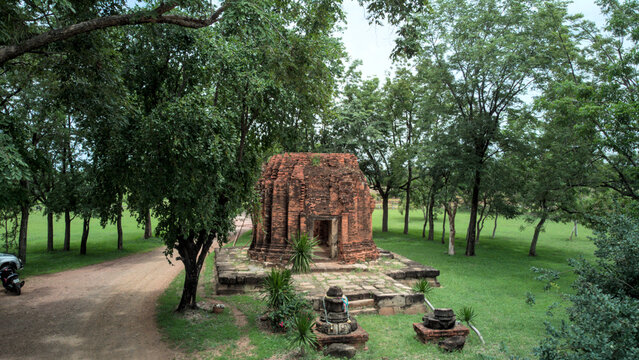 Prang Nang Phom Hom Ancient Khmer Sanctuary, Lopburi, Thailand