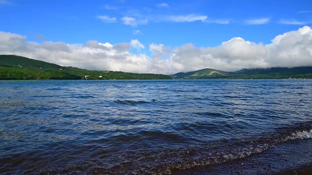 山中湖の波打ち際