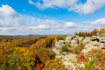 Fototapeta premium 63895-16320 Camel Rock in fall color Garden of the Gods Recreation Area Shawnee National Forest IL