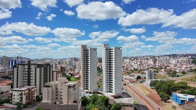 Imagens A&eacute;reas de Drone da Avenida F&aacute;tima Porto, Patos de Minas, Brasil
